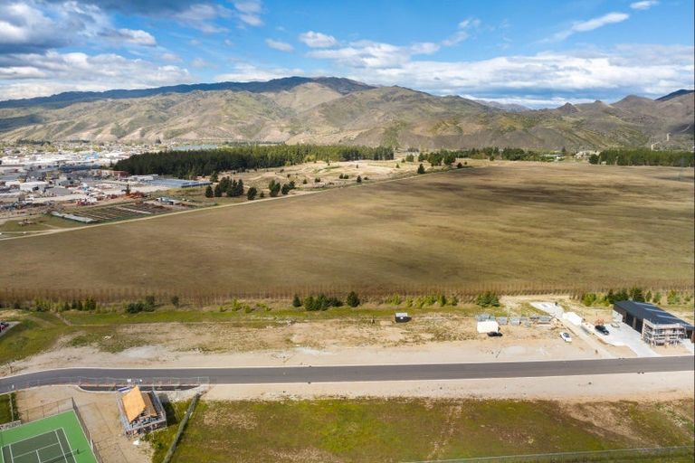 Photo of property in 10 Quinns Way, Cromwell, 9384