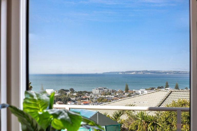 Photo of property in 10 Ascot Way, Orewa, 0931