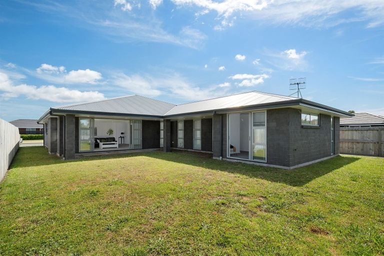 Photo of property in 9 Leet Crescent, Papamoa Beach, Papamoa, 3118