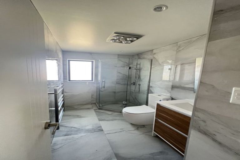 Photo of property in 41b Crestview Rise, Papakura, 2110