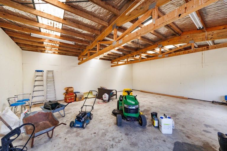 Photo of property in 5 Te Arakura Road, Newbury, Feilding, 4775