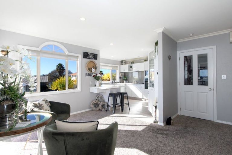 Photo of property in 5 Downing Place, Welcome Bay, Tauranga, 3112