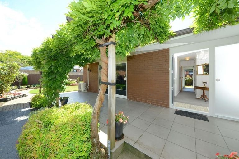 Photo of property in 4 Strathean Avenue, Avonhead, Christchurch, 8042