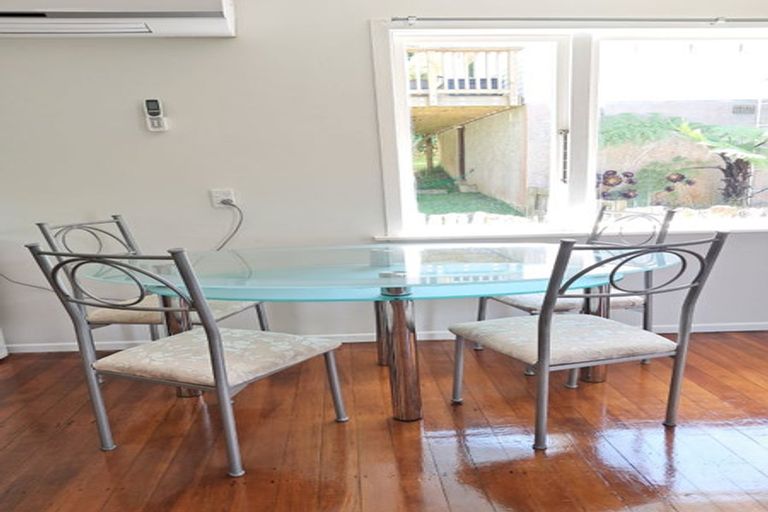 Photo of property in 107 Parkvale Road, Karori, Wellington, 6012