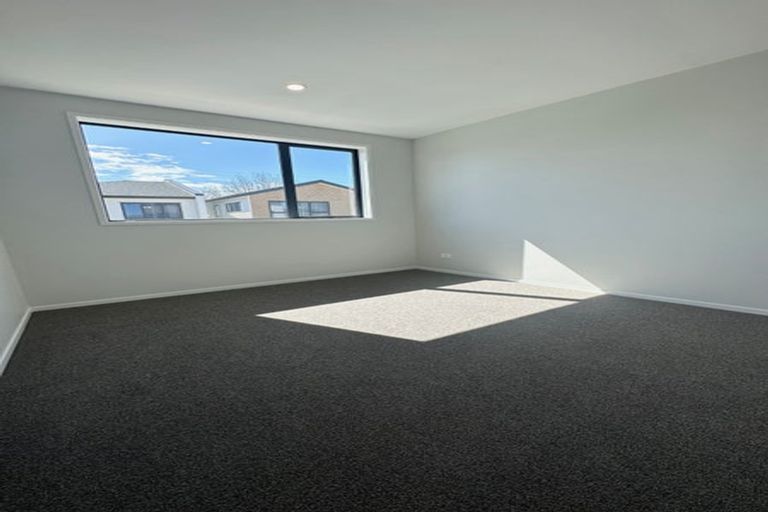 Photo of property in 365 Don Buck Road, Massey, Auckland, 0614