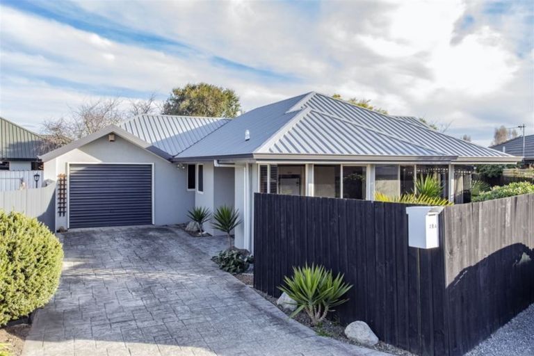 Photo of property in 2/28 Kirsten Place, Parklands, Christchurch, 8083