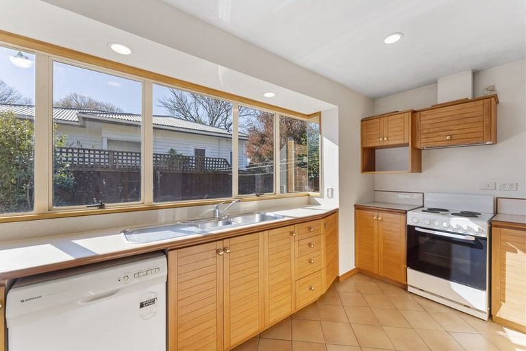 Photo of property in 33 Dee Street, St Albans, Christchurch, 8014