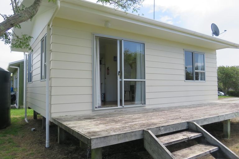 Photo of property in 24 Paradise Road, Coopers Beach, 0420