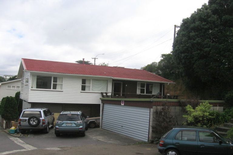 Photo of property in 6 Cherry Grove, Strathmore Park, Wellington, 6022