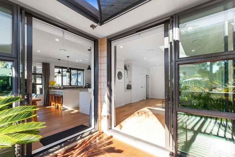 Photo of property in 13 Hobie Court, West Harbour, Auckland, 0618