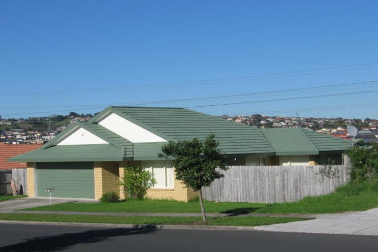 Photo of property in 55 Robin Brooke Drive, Flat Bush, Auckland, 2019
