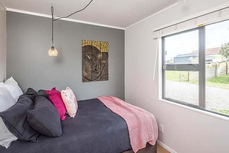 Photo of property in 26 Kitchener Street, Te Horo Beach, Otaki, 5581