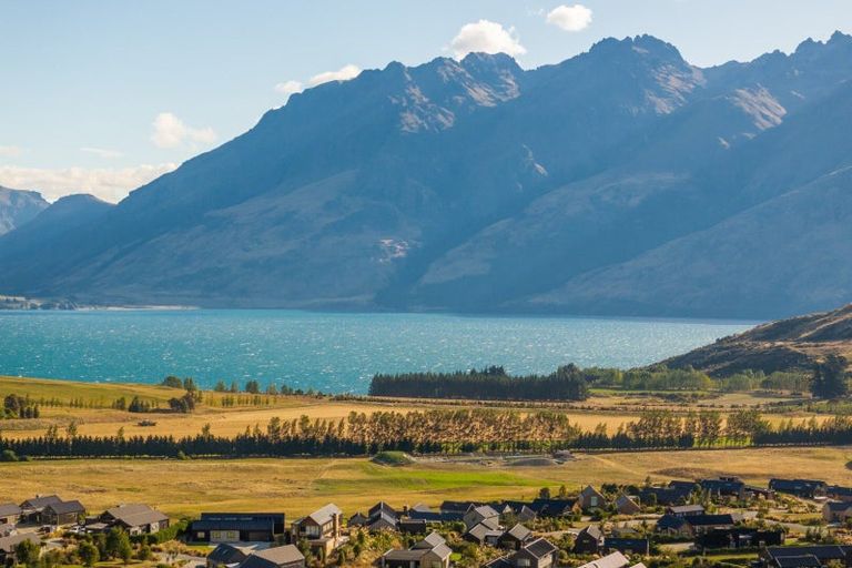 Photo of property in 19 Pendeen Crescent, Jacks Point, Queenstown, 9371