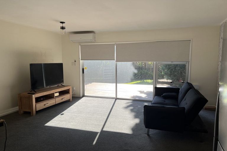 Photo of property in 2/82 Porchester Road, Papakura, 2110