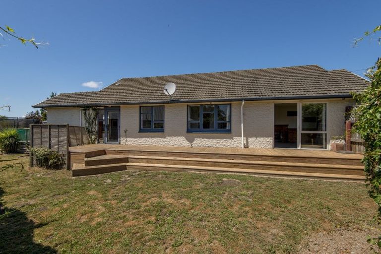 Photo of property in 52 Lambeth Crescent, Redwood, Christchurch, 8051