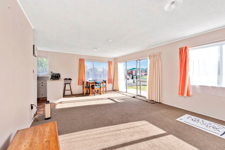 Photo of property in 28a Gobray Crescent, Mount Maunganui, 3116