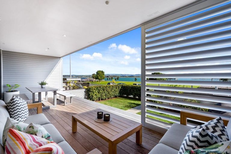 Photo of property in 208/7 Humber Street, Pandora, Napier, 4110