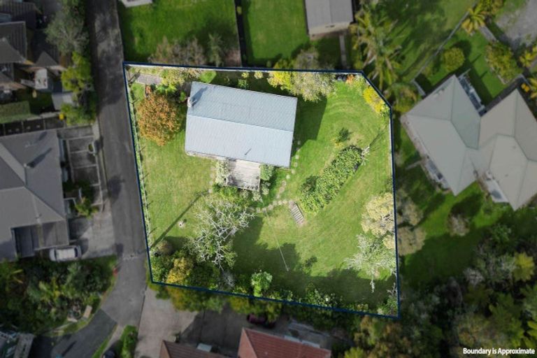 Photo of property in 70 Lake Road, Northcote, Auckland, 0627