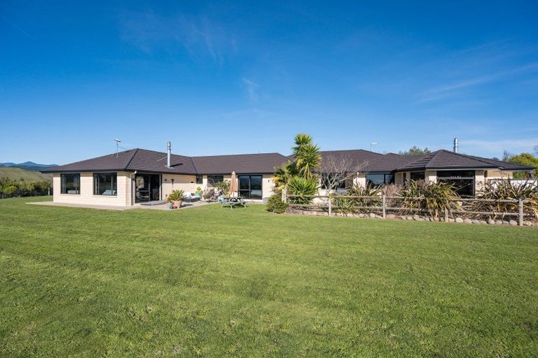 Photo of property in 4 Moneymore Place, Wakefield, 7095