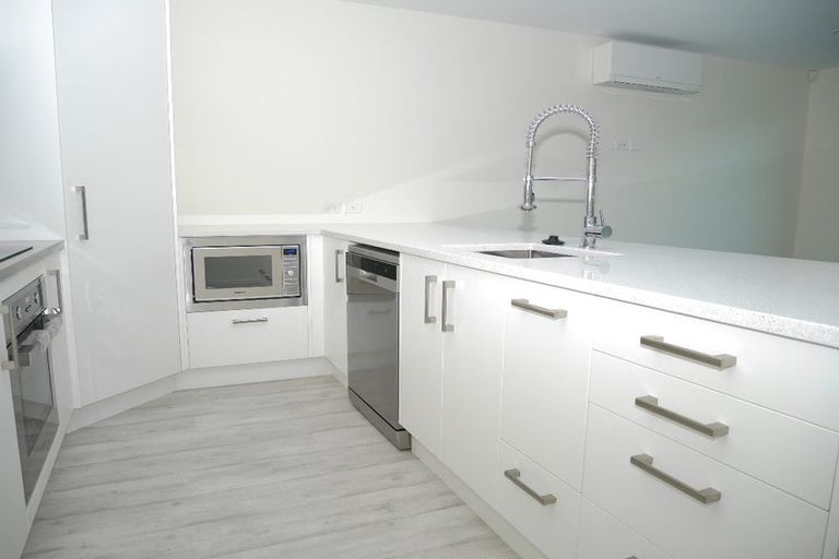 Photo of property in 3/2 Matatua Road, Raumati Beach, Paraparaumu, 5032