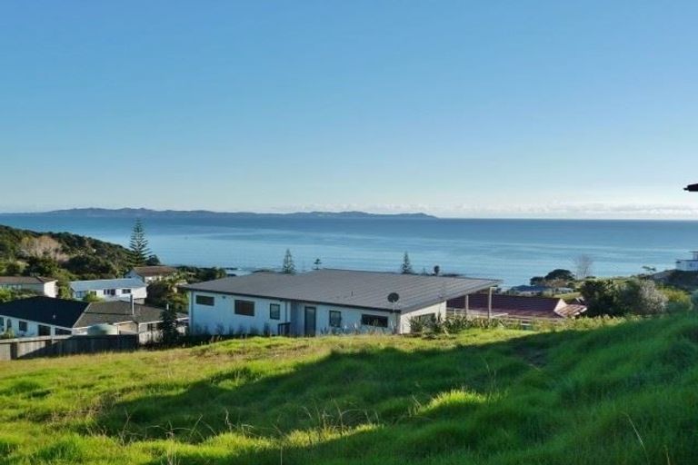 Photo of property in 39 Dudley Crescent, Cable Bay, 0420