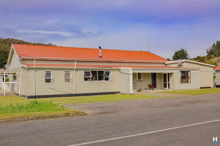 Photo of property in 37 Inverness Street, Dunollie, Runanga, 7803