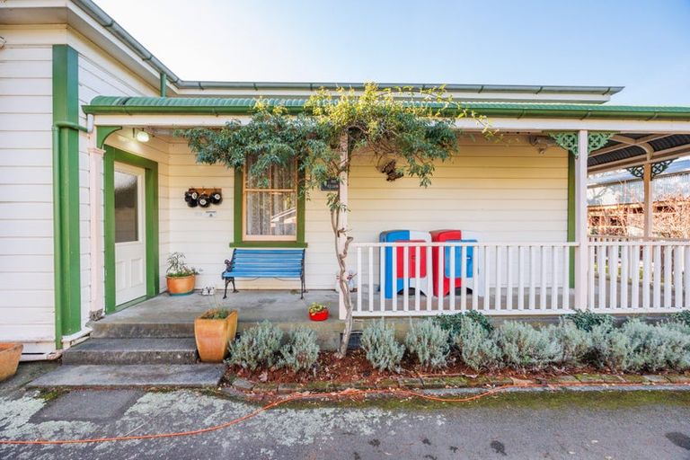 Photo of property in 357 Featherston Street, Palmerston North, 4414