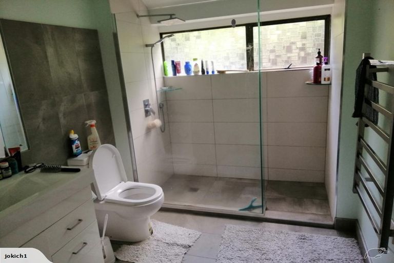 Photo of property in 2/31 King Richard Place, Browns Bay, Auckland, 0630