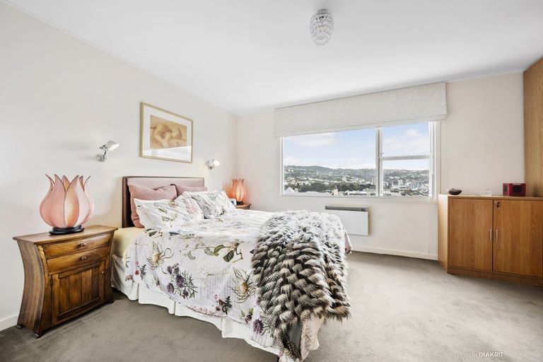 Photo of property in Landscape Apartments, 123-125 Austin Street, Mount Victoria, Wellington, 6011