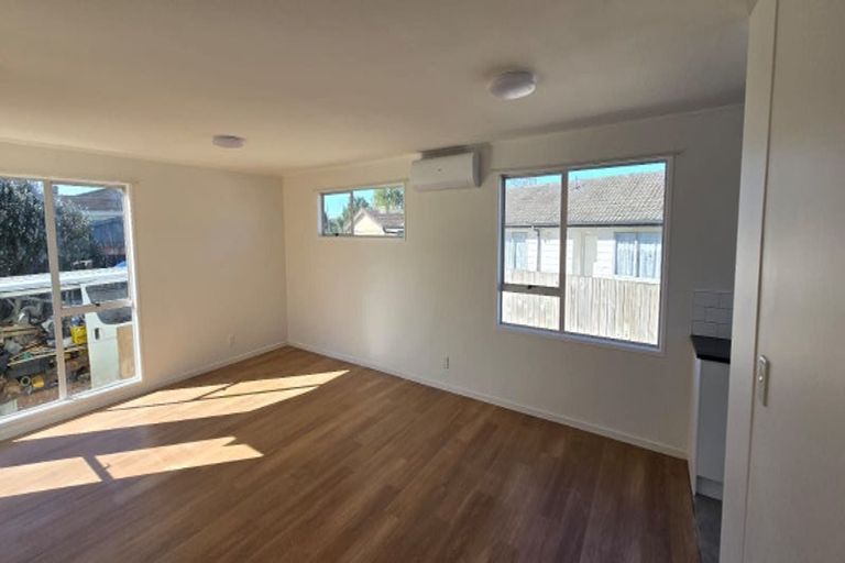 Photo of property in 21 Benton Place, Manurewa, Auckland, 2102