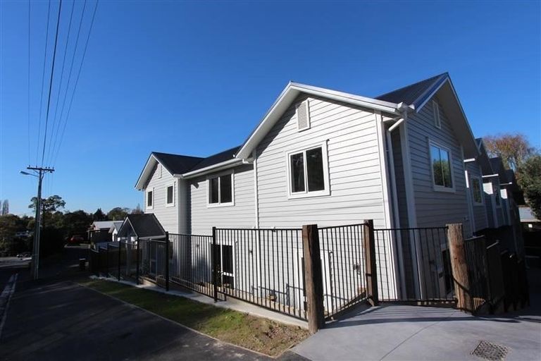 Photo of property in 2/5 Edgecumbe Street, Whitiora, Hamilton, 3200