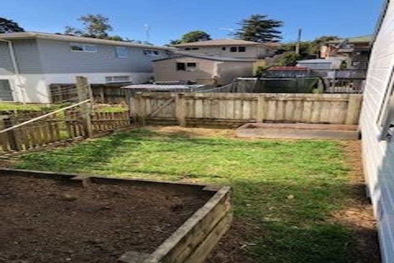 Photo of property in 49a Vincent Street, Howick, Auckland, 2014