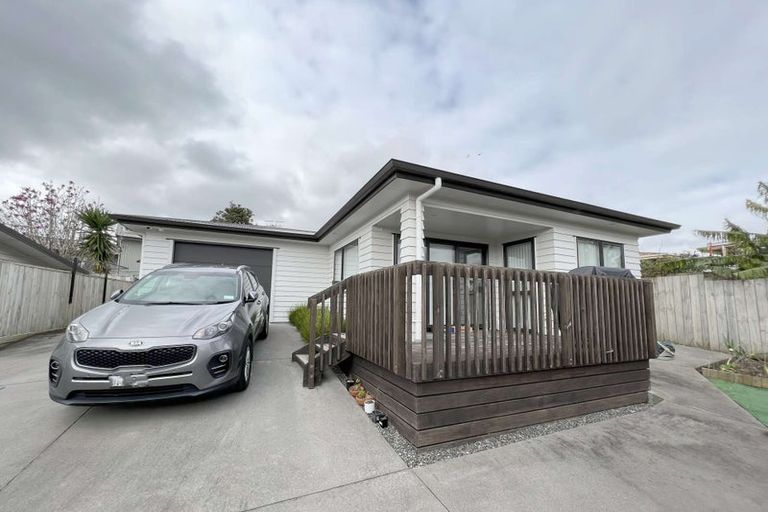 Photo of property in 3 Downsview Road, Pakuranga Heights, Auckland, 2010