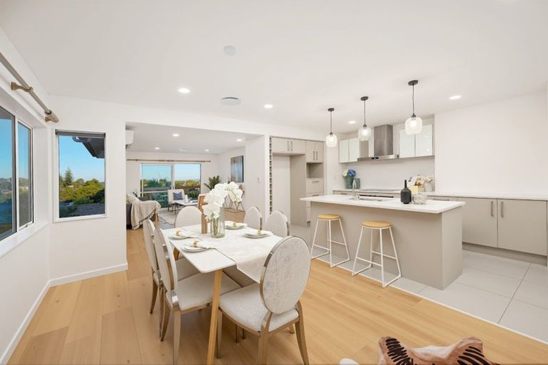 Photo of property in 18 Cityview Place, Massey, Auckland, 0614