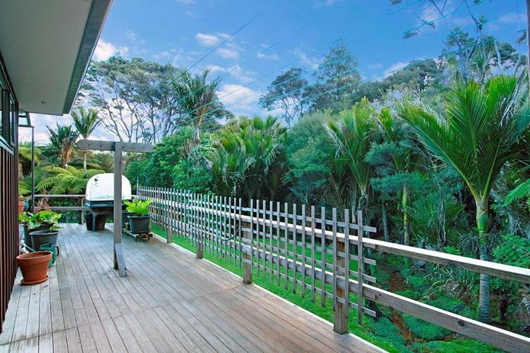 Photo of property in 125 Stoney Creek Drive, Waitakere, Henderson, 0782