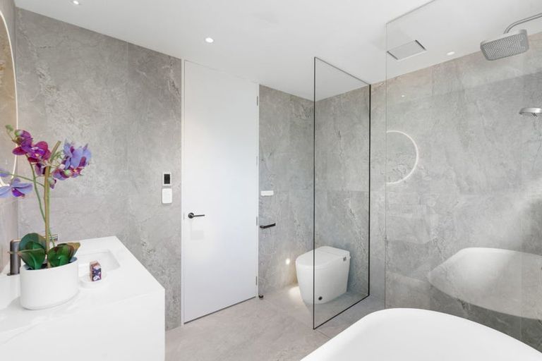 Photo of property in 146a Straven Road, Fendalton, Christchurch, 8014