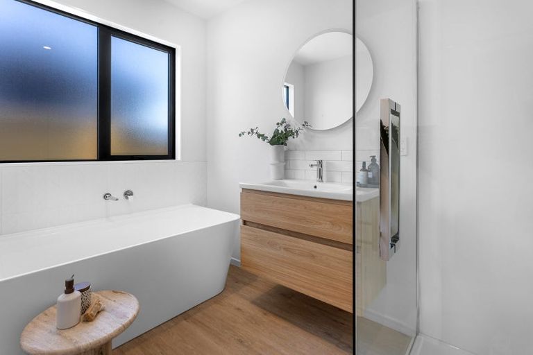 Photo of property in 10 Longfields Road, Brightwater, 7022