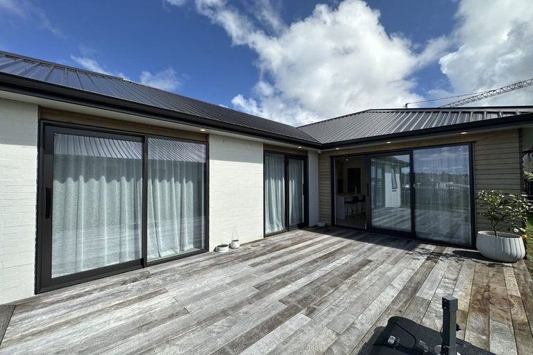 Photo of property in 26 Vintry Drive, Huapai, Kumeu, 0810