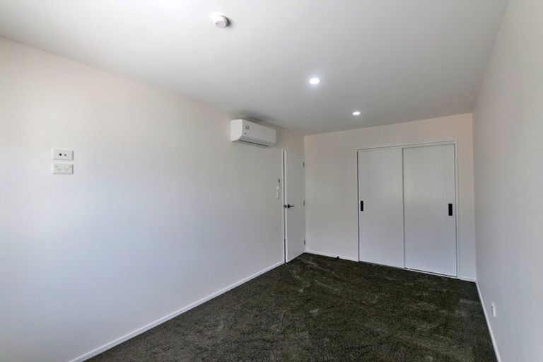 Photo of property in 17e Martin Place, Kelston, Auckland, 0602