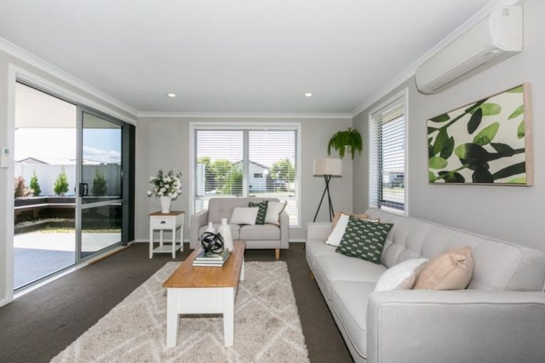 Photo of property in 15 Kapiti Drive, Poraiti, Napier, 4112