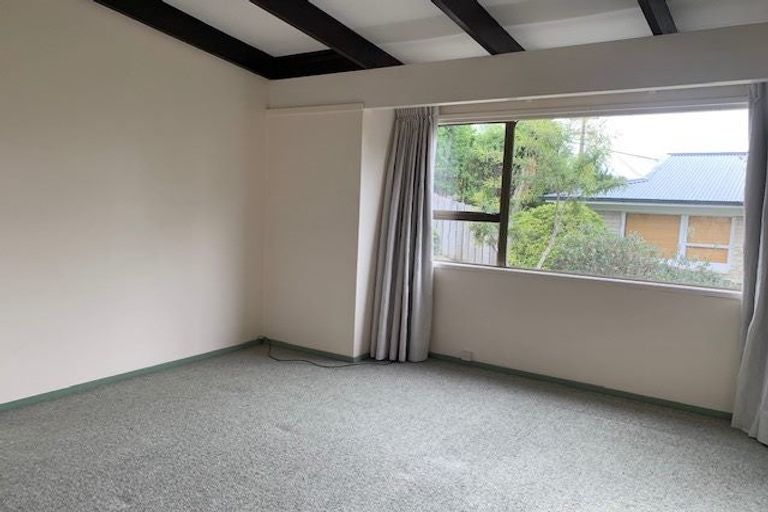 Photo of property in 765 East Coast Road, Northcross, Auckland, 0630