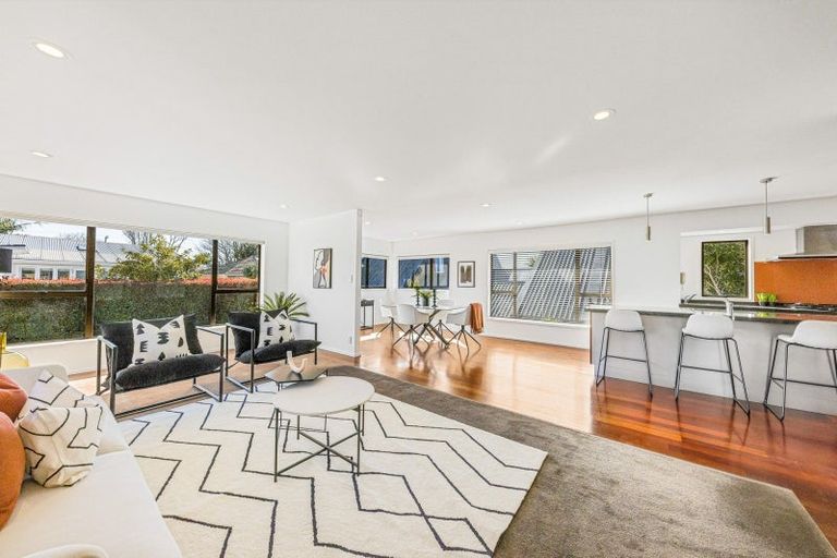 Photo of property in 55 Dignan Street, Point Chevalier, Auckland, 1022