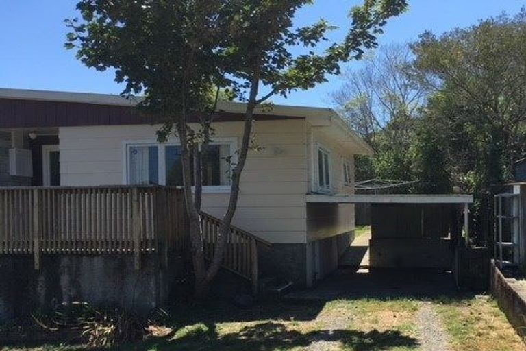 Photo of property in 74 Valley Road, Paraparaumu, 5032