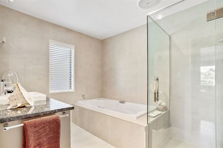 Photo of property in 38 Frank Evans Place, Henderson, Auckland, 0610