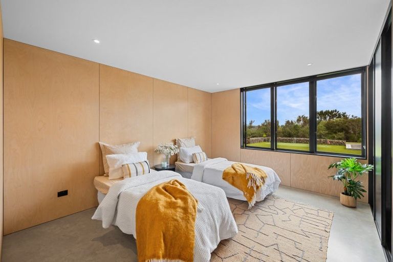 Photo of property in 32 Aroha Road, Te Arai, Wellsford, 0975