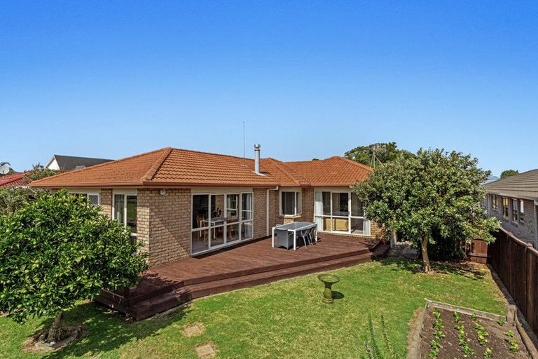 Photo of property in 29 Edgewater Grove, Whakatane, 3120