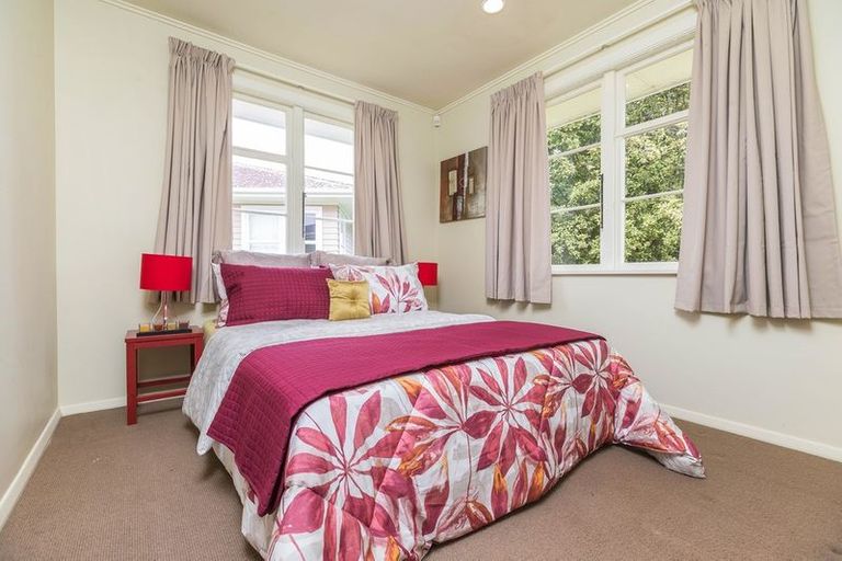 Photo of property in 50 Sutton Crescent, Papakura, 2110