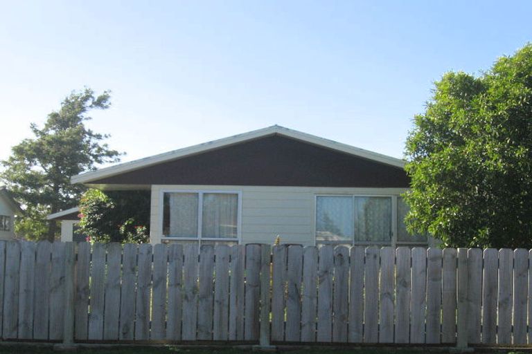 Photo of property in 59 Mazengarb Road, Paraparaumu Beach, Paraparaumu, 5032