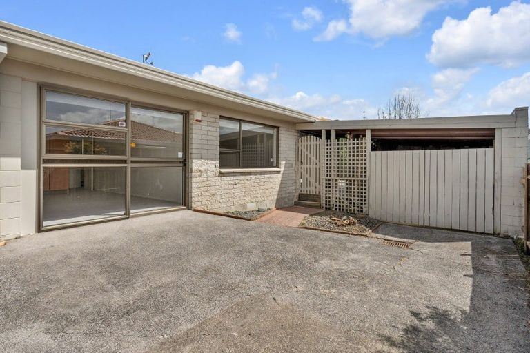 Photo of property in 2/125 Pigeon Mountain Road, Half Moon Bay, Auckland, 2012