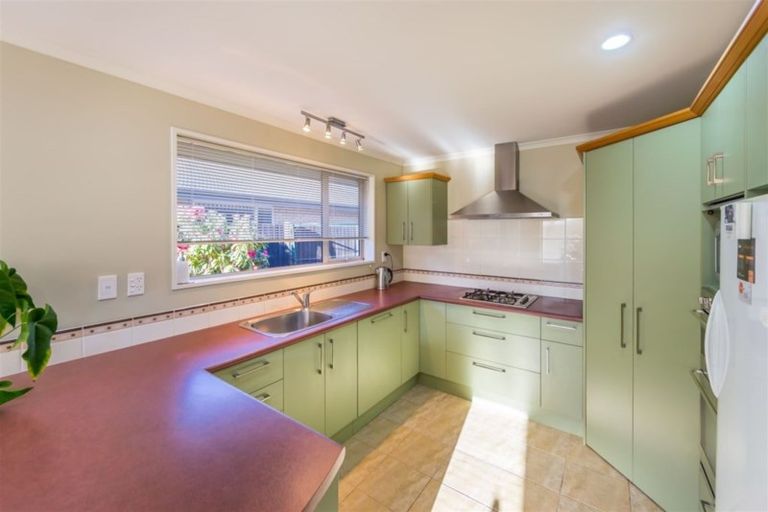 Photo of property in 32 Eaglesome Avenue, Aidanfield, Christchurch, 8025